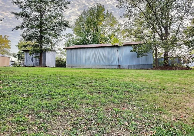 Photo 4 of Sale Pending at 1232 N Tucker St, Nevada, MO 64772 | MLS# 2639527 | Listing updated on 2026-10-10