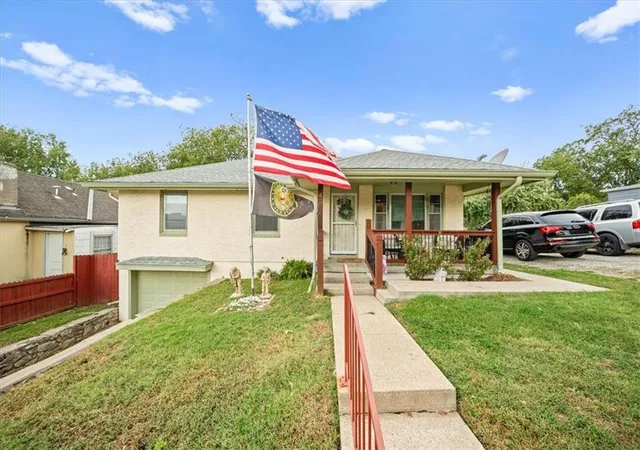 Photo 2 of Single family home for sale at 406 Elmwood Ave, Kansas City, MO 64124 | MLS# 2639529 | Listing updated on 2026-10-01