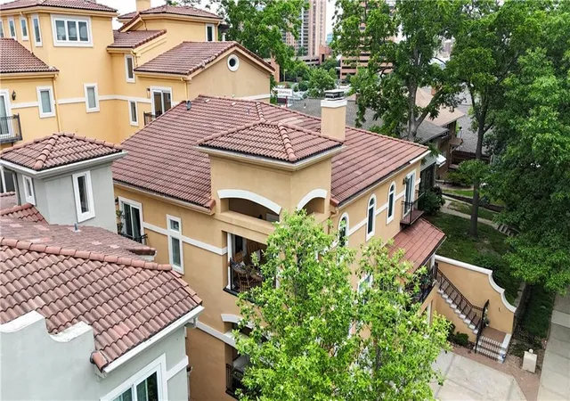 Photo 1 of Condo for sale at 5038 Walnut St, Kansas City, MO 64112 | MLS# 2639547 | Listing updated on 2026-08-31