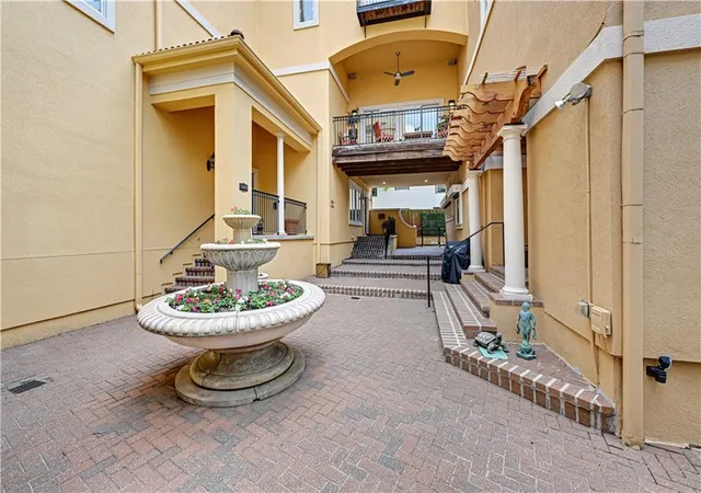 Photo 2 of Condo for sale at 5038 Walnut St, Kansas City, MO 64112 | MLS# 2639547 | Listing updated on 2026-08-31