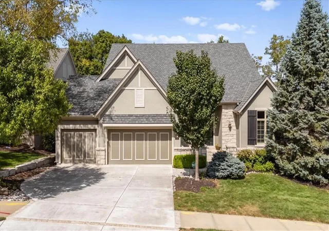 Single family home for sale at 750 Suffolk Ln, Loch Lloyd, MO 64012 | MLS# 2639555