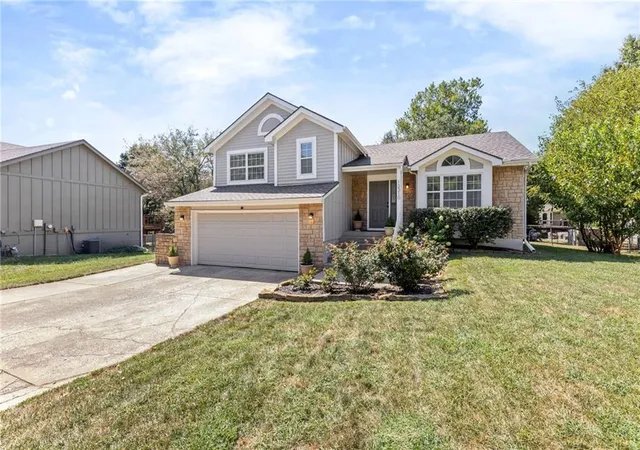 Photo 1 of Sale Pending at 12310 S Shannan Ct, Olathe, KS 66062 | MLS# 2639561 | Listing updated on 2026-09-14