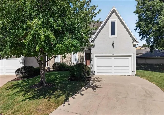 Photo 1 of Townhouse for sale at 11905 Westgate Cir, Overland Park, KS 66213 | MLS# 2639563 | Listing updated on 2026-09-17