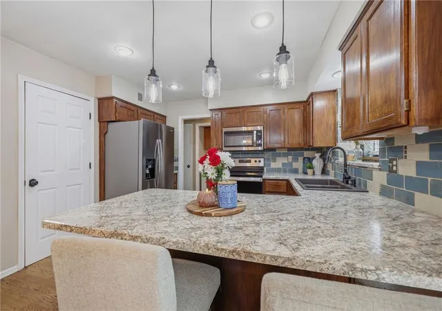 Photo 4 of Townhouse for sale at 11624 W 113Th St, Overland Park, KS 66210 | MLS# 2639570 | Listing updated on 2026-09-15