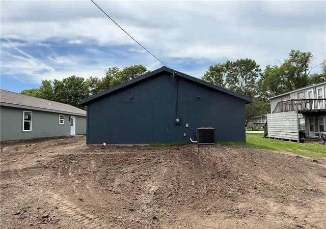 28th image of 1215 S Maple St, Ottawa, KS 66067 | MLS# 2639572