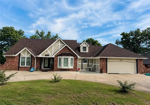 Photo 1 of Single family home for sale at 7007 Lakeshore Dr, Raytown, MO 64133 | MLS# 2639574 | Listing updated on 2026-08-31