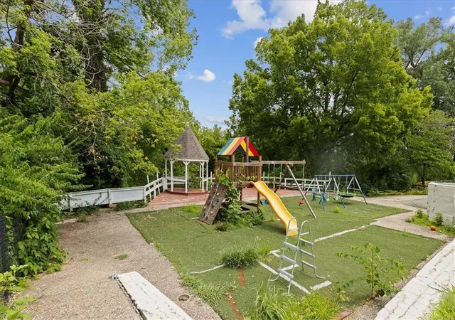 Photo 25 of Single family home for sale at 7007 Lakeshore Dr, Raytown, MO 64133 | MLS# 2639574 | Listing updated on 2026-08-31