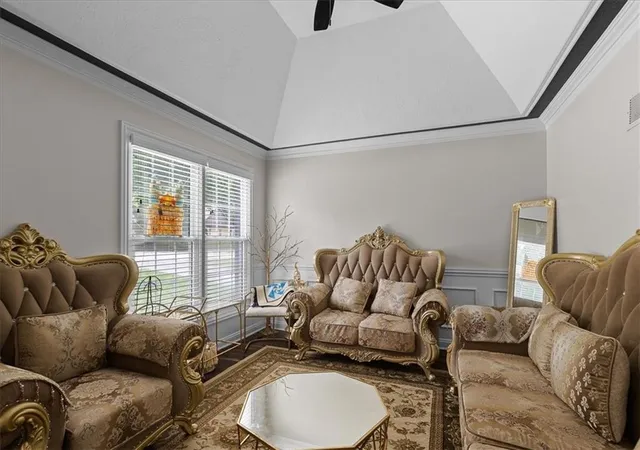 Photo 3 of Single family home for sale at 7007 Lakeshore Dr, Raytown, MO 64133 | MLS# 2639574 | Listing updated on 2026-10-15