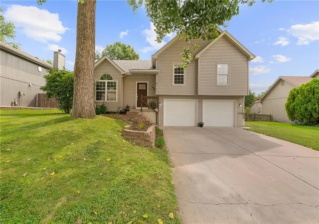 Photo 2 of Single family home for sale at 8705 N Carson Ave, Kansas City, MO 64153 | MLS# 2639575 | Listing updated on 2026-10-17