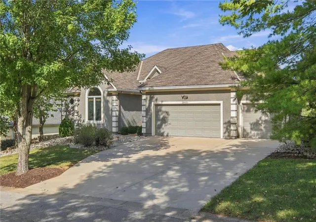 Photo 4 of Single family home for sale at 29451 Club Crk Dr, Louisburg, KS 66053 | MLS# 2639576 | Listing updated on 2026-10-04