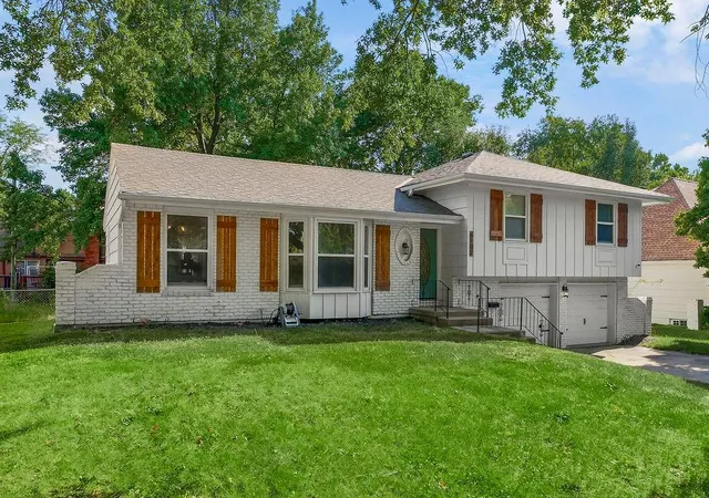 Photo 1 of Single family home for sale at 6107 E 107th St, Kansas City, MO 64134 | MLS# 2639577 | Listing updated on 2026-10-20