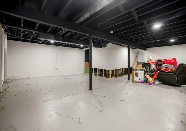 Photo 4 of Single family home for sale at 6107 E 107Th St, Kansas City, MO 64134 | MLS# 2639577 | Listing updated on 2026-10-20