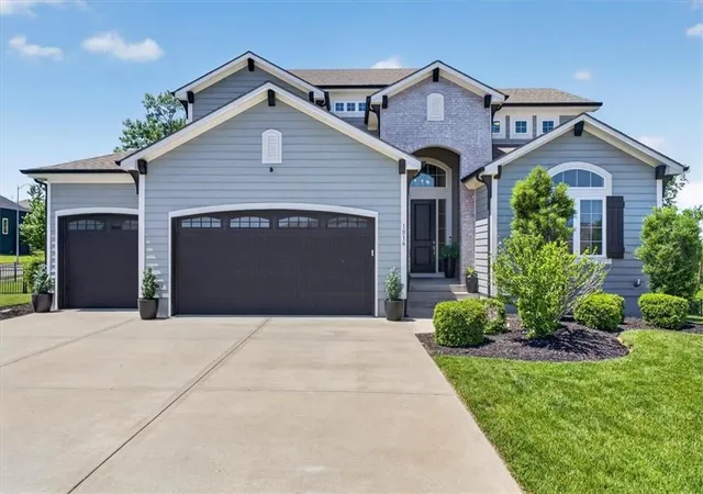Photo 1 of Single family home for sale at 1016 Bridgeshire Dr, Raymore, MO 64083 | MLS# 2639581 | Listing updated on 2026-10-02