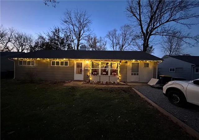 Photo 1 of Sale Pending at 11406 Manchester Ave, Kansas City, MO 64134 | MLS# 2639584 | Listing updated on 2026-09-02