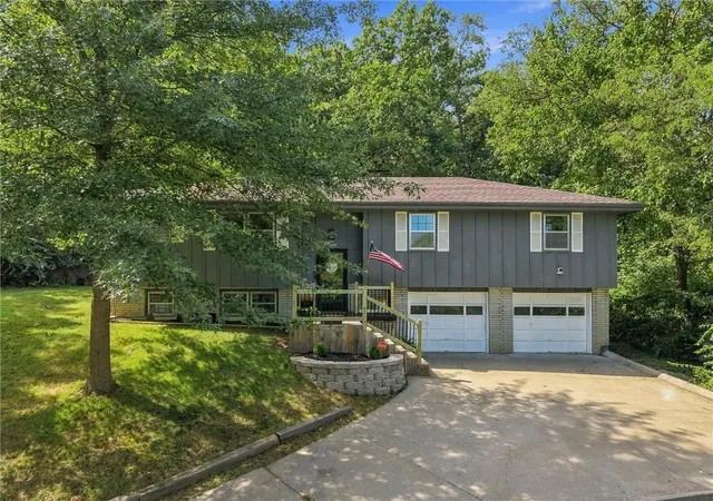 Photo 1 of Single family home for sale at 1602 Westwood Dr, Leavenworth, KS 66048 | MLS# 2639588 | Listing updated on 2026-09-17