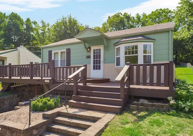 Photo 2 of Sale Pending at 3111 Ne 39th St, Kansas City, MO 64117 | MLS# 2639590 | Listing updated on 2026-09-07