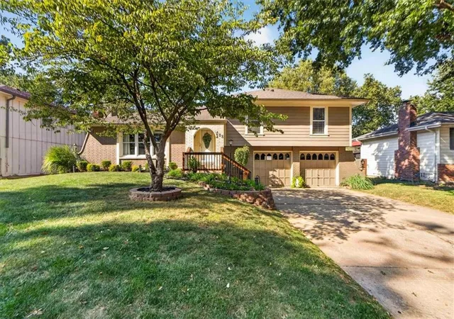 Photo 1 of Sale Pending at 508 Sunset Ln, Belton, MO 64012 | MLS# 2639593 | Listing updated on 2026-09-05