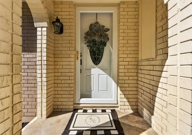 Photo 3 of Sale Pending at 508 Sunset Ln, Belton, MO 64012 | MLS# 2639593 | Listing updated on 2026-09-05