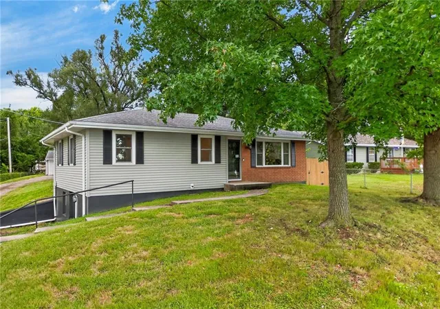 Photo 2 of Single family home for sale at 5402 Frederick Ave, Saint Joseph, MO 64506 | MLS# 2639602 | Listing updated on 2026-10-15
