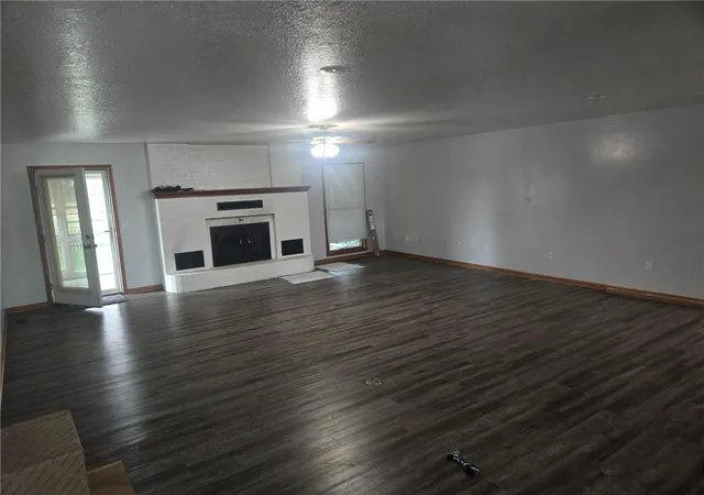 Photo 3 of Sale Pending at 529 Se Dd Hwy, Warrensburg, MO 64093 | MLS# 2639608 | Listing updated on 2026-09-29
