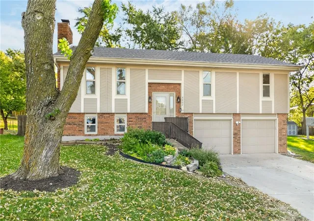 Photo 27 of Single family home for sale at 8005 N Congress, Kansas City, MO 64152 | MLS# 2639612 | Listing updated on 2026-10-20