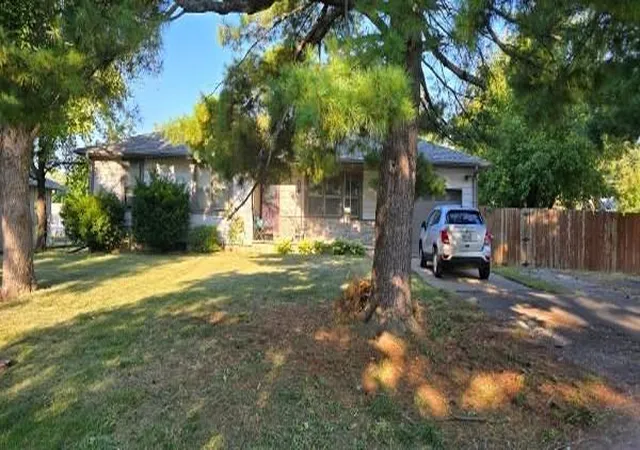 Photo 1 of Sale Pending at 401 S Washington St, Spring Hill, KS 66083 | MLS# 2639616 | Listing updated on 2026-09-07