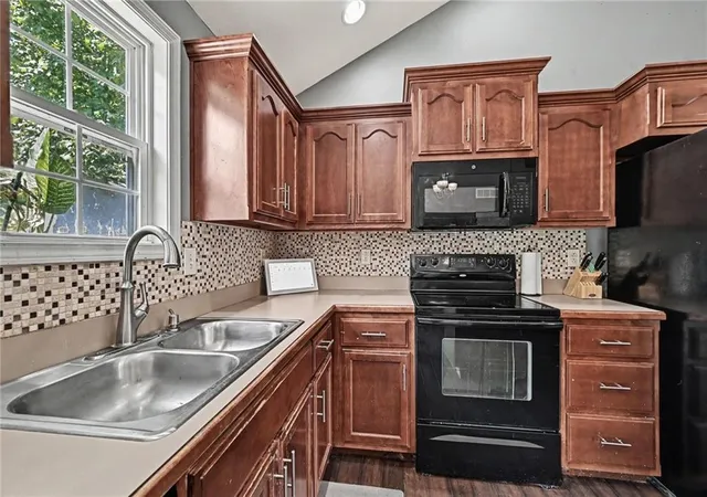Photo 3 of Single family home for sale at 2402 Shirley Dr, Saint Joseph, MO 64503 | MLS# 2639617 | Listing updated on 2026-09-04