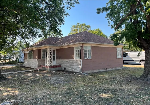 Photo 2 of Single family home for sale at 201 6th Street, Oswego, KS 67356 | MLS# 2639618 | Listing updated on 2026-09-01