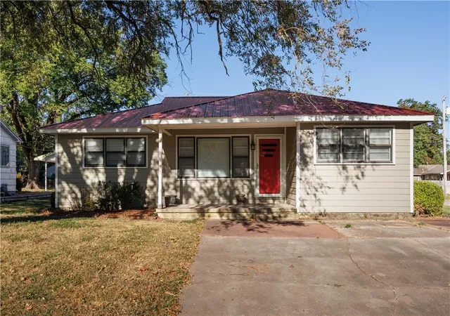Photo 1 of Single family home for sale at 1227 N 4th Street, Neodesha, KS 66757 | MLS# 2639622 | Listing updated on 2026-09-20