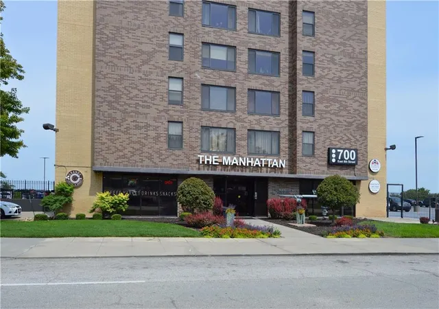 Photo 1 of Condo for sale at 700 E 8th Street #9L, Kansas City, MO 64106 | MLS# 2639633 | Listing updated on 2026-09-03