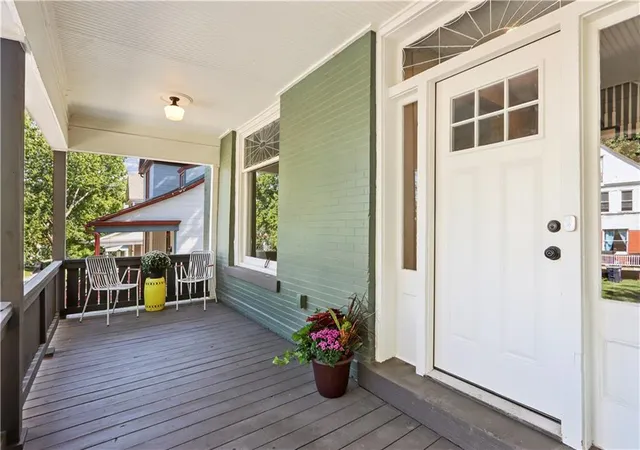 Photo 3 of Sale Pending at 49 E 32 Street, Kansas City, MO 64111 | MLS# 2639634 | Listing updated on 2026-10-05