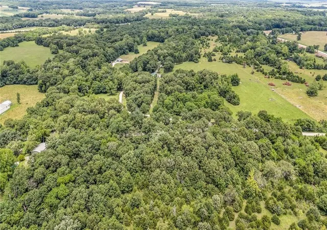 4th image of 1675 Jackson Rd, Ottawa, KS 66067 | MLS# 2639635