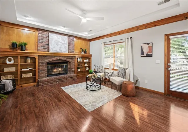 Photo 3 of Single family home for sale at 1042 E Millview Cir, Olathe, KS 66061 | MLS# 2639636 | Listing updated on 2026-09-20
