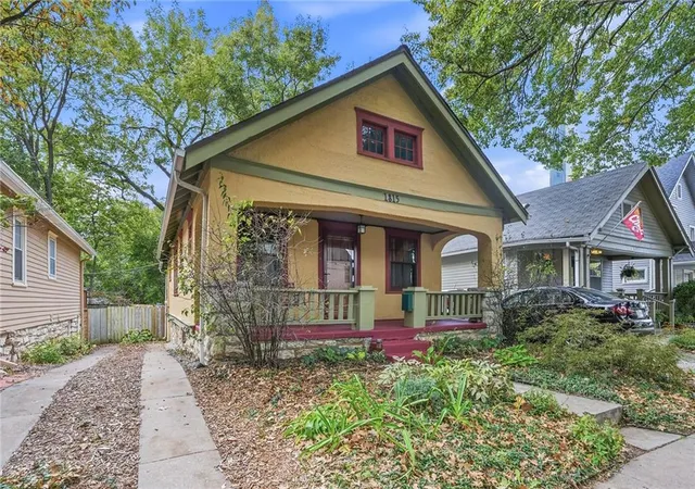 Photo 2 of Single family home for sale at 1815 W 38 Street, Kansas City, MO 64111 | MLS# 2639645 | Listing updated on 2026-10-22