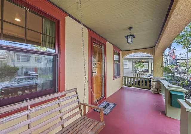 Photo 3 of Single family home for sale at 1815 W 38 Street, Kansas City, MO 64111 | MLS# 2639645 | Listing updated on 2026-10-22
