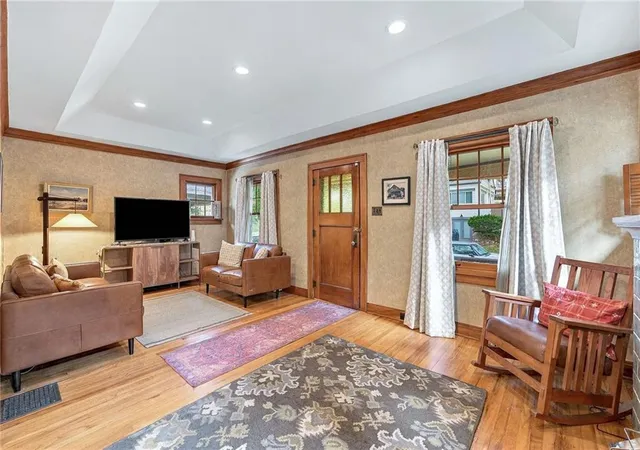 Photo 4 of Single family home for sale at 1815 W 38 Street, Kansas City, MO 64111 | MLS# 2639645 | Listing updated on 2026-10-22