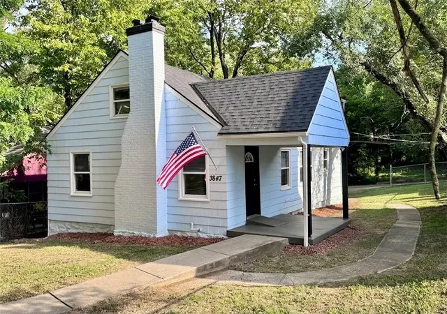 Photo 1 of Single family home for sale at 3847 E 60th Terrace, Kansas City, MO 64130 | MLS# 2639659 | Listing updated on 2026-10-08