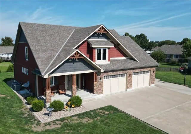Photo 3 of Sale Pending at 701 Lightner Cir, Odessa, MO 64076 | MLS# 2639665 | Listing updated on 2026-09-18