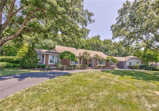 Photo 2 of Sale Pending at 9853 Rosewood Dr, Overland Park, KS 66207 | MLS# 2639676 | Listing updated on 2026-09-23