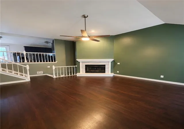 Photo 3 of Sale Pending at 122 Oakbrook Ct, Lansing, KS 66043 | MLS# 2639678 | Listing updated on 2026-09-28
