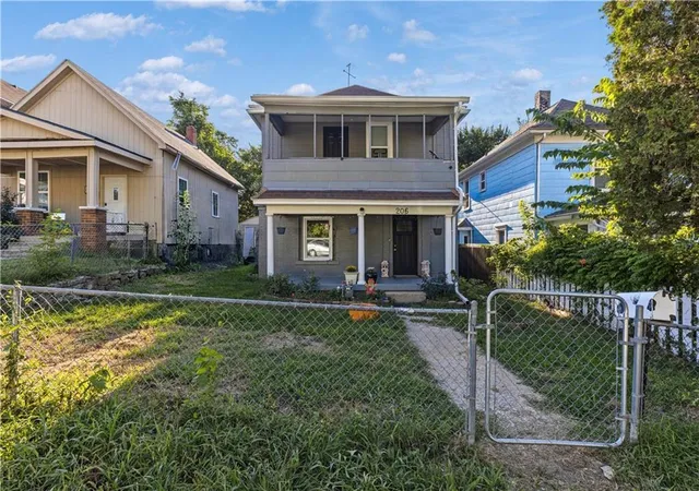 Photo 1 of Single family home for sale at 206 N Valley St, Kansas City, KS 66102 | MLS# 2639681 | Listing updated on 2026-09-01