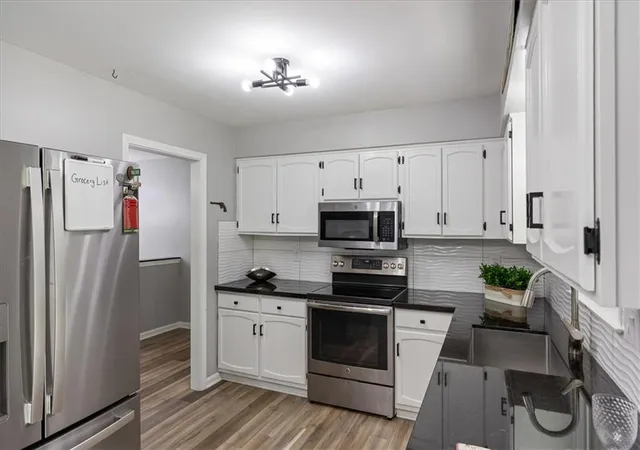 Photo 2 of Sale Pending at 3916 S Crackerneck Rd, Independence, MO 64055 | MLS# 2639683 | Listing updated on 2026-10-04