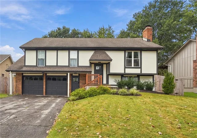 Photo 1 of Single family home for sale at 16021 W 153rd Terrace, Olathe, KS 66062 | MLS# 2639689 | Listing updated on 2026-09-27