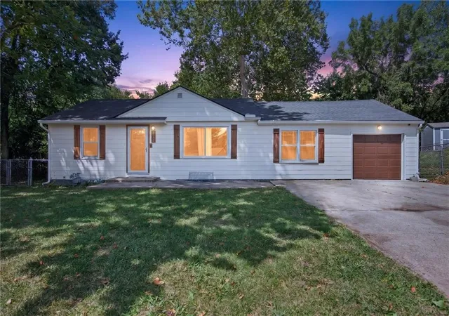 Photo 1 of Sale Pending at 3232 W Townsend Ct, Kansas City, KS 66109 | MLS# 2639690 | Listing updated on 2026-09-05