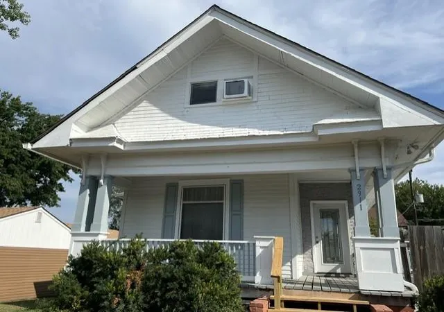 Photo 1 of Single family home for sale at 2911 Sylvanie St, Saint Joseph, MO 64501 | MLS# 2639693 | Listing updated on 2026-09-01