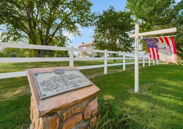 Photo 3 of Single family home for sale at 21497 203rd Street, Tonganoxie, KS 66086 | MLS# 2639707 | Listing updated on 2026-09-25