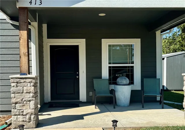 Photo 3 of Single family home for sale at 413 E 2nd Street, Ottawa, KS 66067 | MLS# 2639709 | Listing updated on 2026-09-12