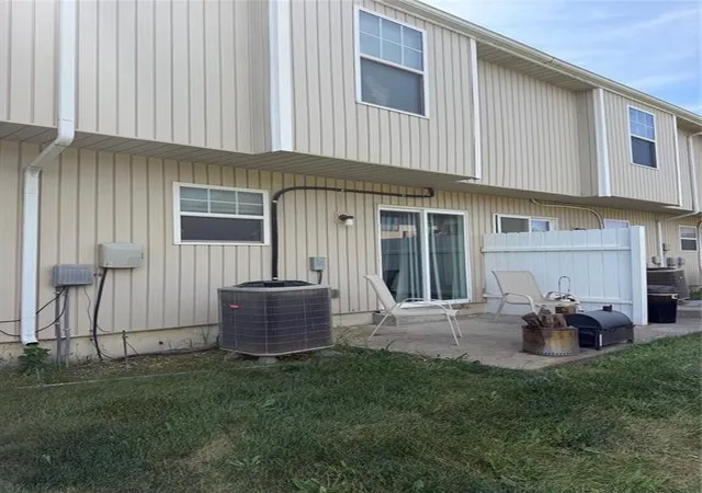 Photo 3 of Sale Pending at 262 Pointe Ln, Raymore, MO 64083 | MLS# 2639719 | Listing updated on 2026-09-05