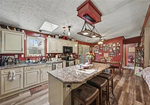 Photo 4 of Single family home for sale at 414 NE County Line Rd, Saint Joseph, MO 64505 | MLS# 2639724 | Listing updated on 2026-10-20