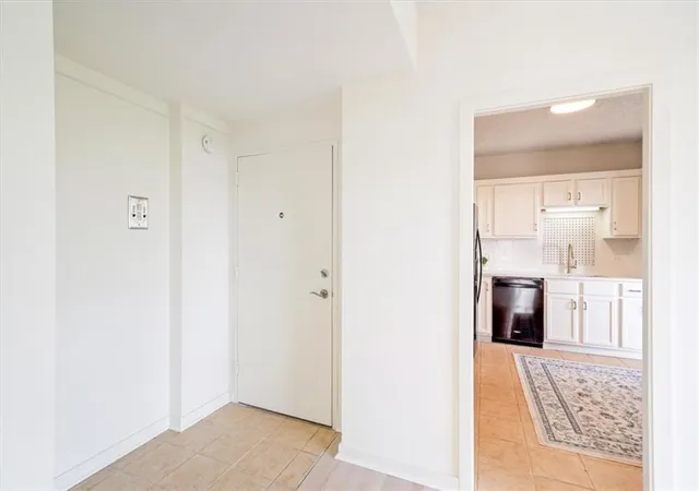 Photo 4 of Condo for sale at 333 W Meyer Blvd #512, Kansas City, MO 64113 | MLS# 2639728 | Listing updated on 2026-09-04